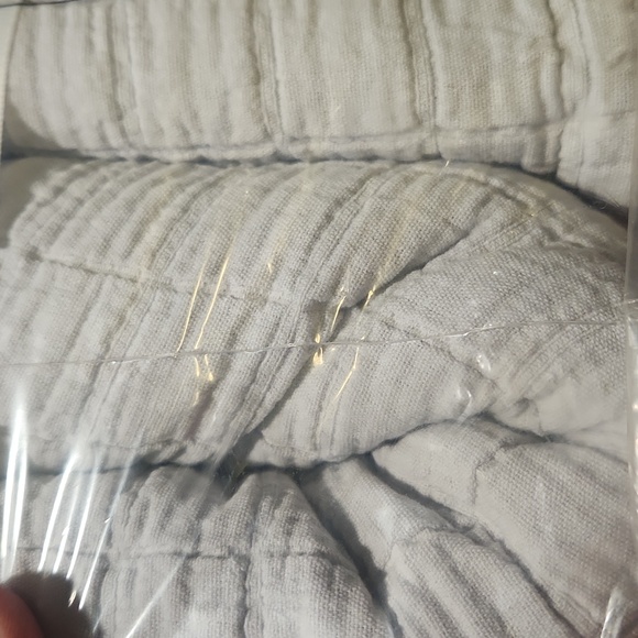 Calvin Klein Essential Garment Washed Standard Shams(2) - Picture 3 of 5